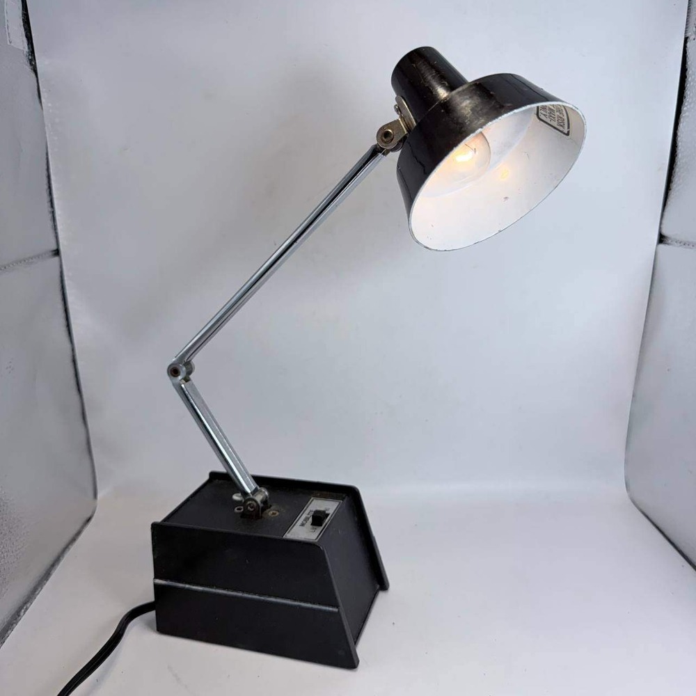 Vintage Mobilite Model 26 Adjustable Desk Lamp Black MCM Task Light 1984